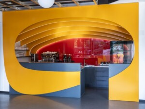 Theke_Innenausbau_Cafe_Bar_Duesseldorf_Berghaus-Architekten